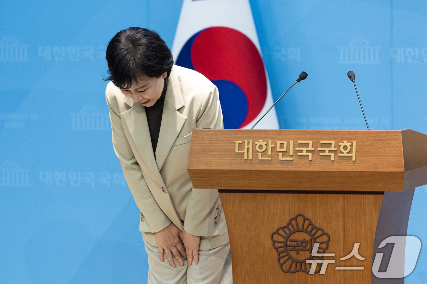 (서울=뉴스1) 이승배 기자 = 전현희 더불어민주당 서울시장 예비후보가 8일 서울 여의도 국회 소통관에서 여성건강 안심3법(생리용품 유해물질 차단법, 생리용품 영세율 적용법, 출산 …