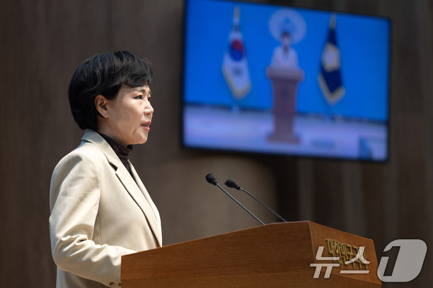 (서울=뉴스1) 이승배 기자 = 전현희 더불어민주당 서울시장 예비후보가 8일 서울 여의도 국회 소통관에서 여성건강 안심3법(생리용품 유해물질 차단법, 생리용품 영세율 적용법, 출산 …