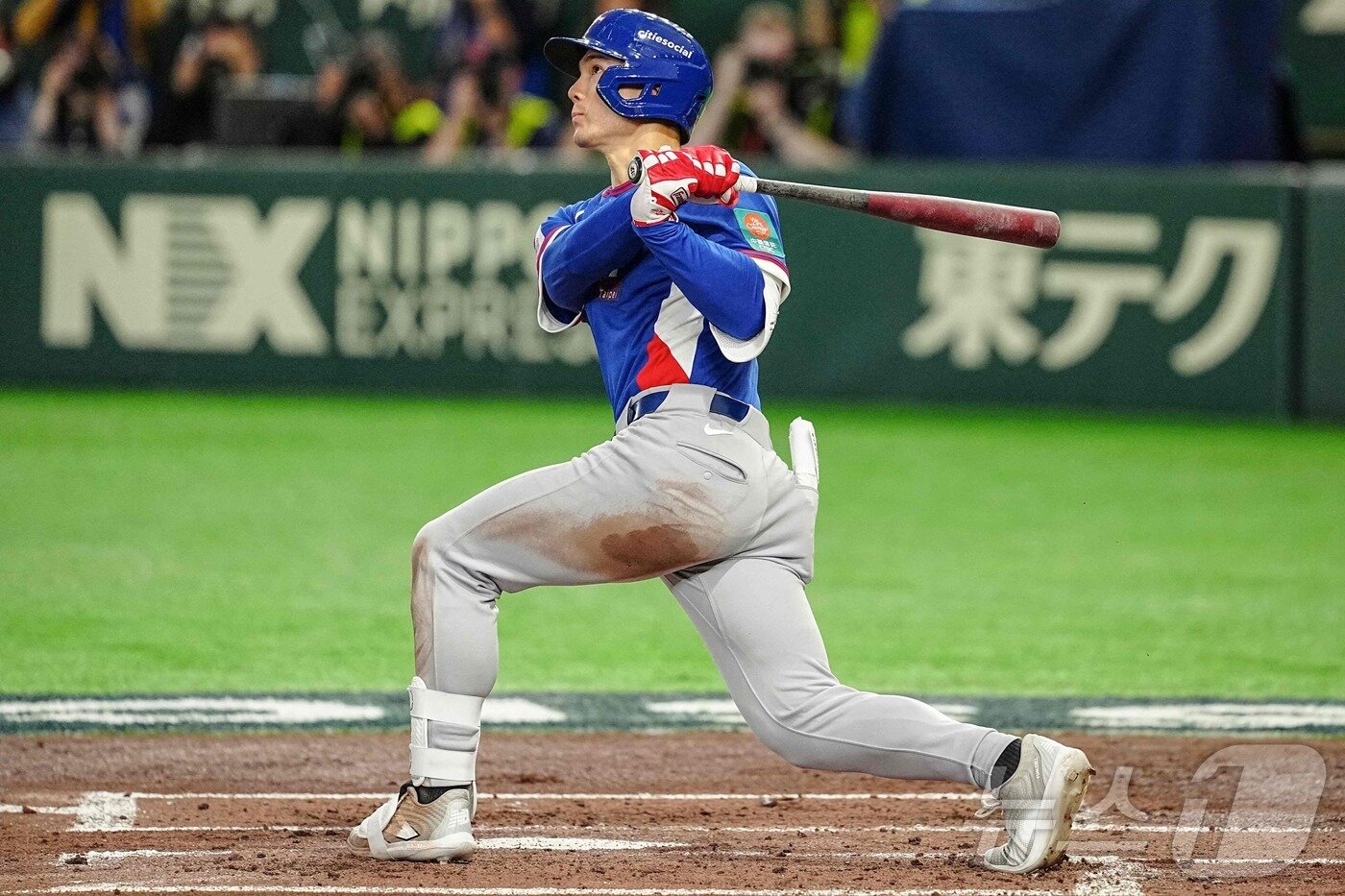 본문 이미지 - 대만의 스튜어트 페어차일드는 7일 열린 2026 WBC 체코전에서 만루 홈런을 터뜨렸다. ⓒ AFP=뉴스1