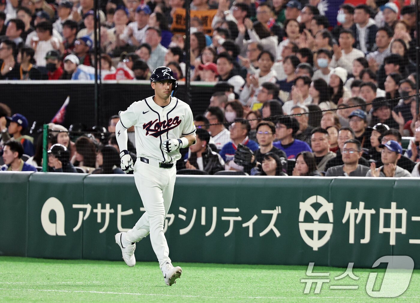 본문 이미지 - 8일 일본 도쿄돔에서 열린 2026 월드베이스볼클래식 조별리그 C조 대한민국과 일본의 경기. 대한민국 셰이 위트컴이 5회말 무사 1,3루때 병살타로 물러나고 있다. 2026.3.8 ⓒ 뉴스1 구윤성 기자