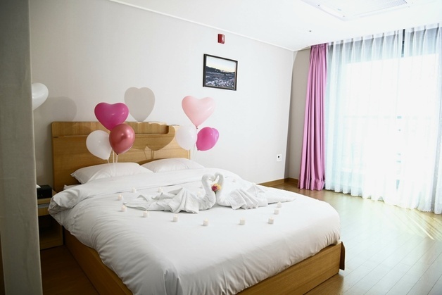 대구 달성군, 신혼부부 호텔 숙박권 2매로 확대 지원