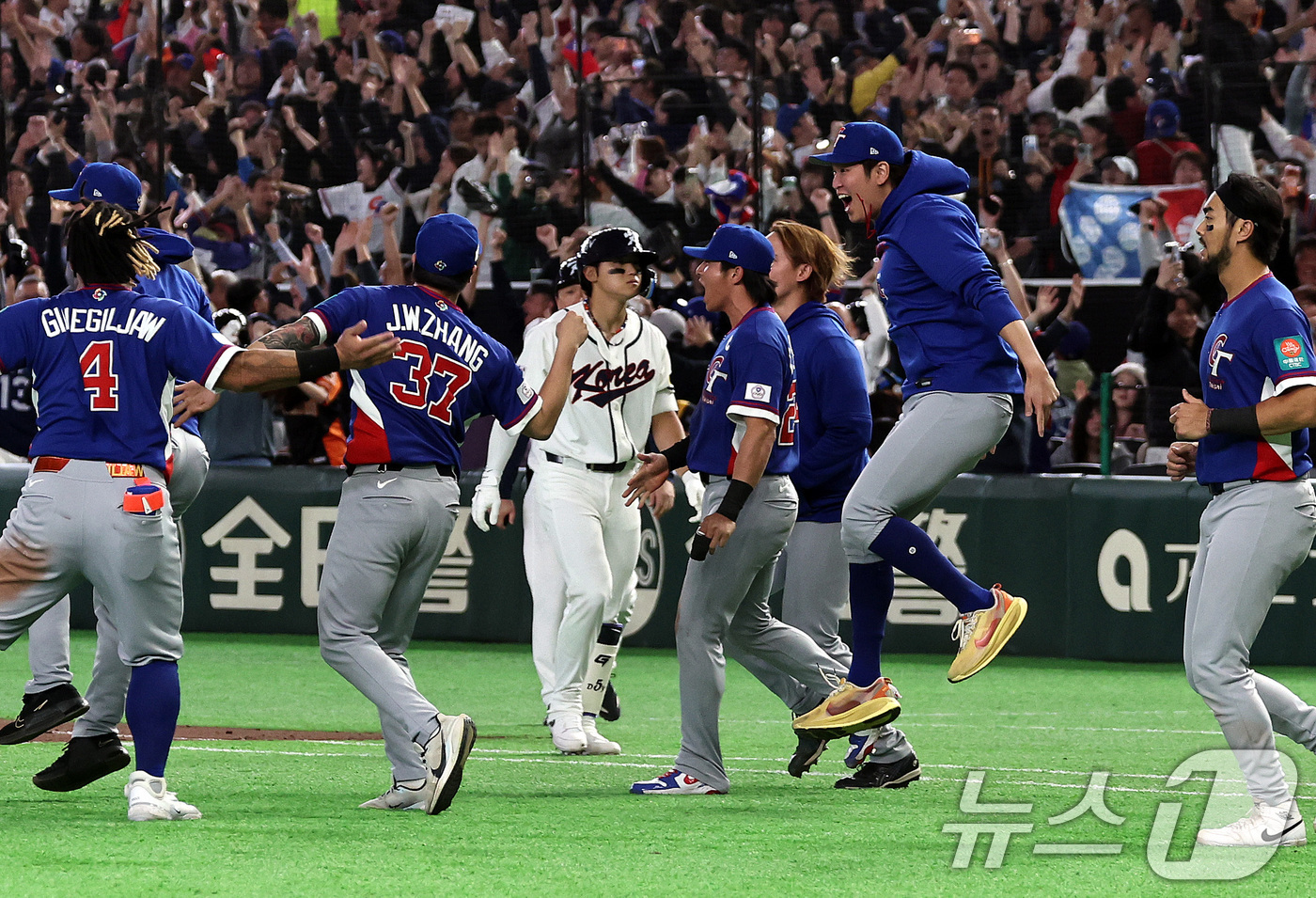 (도쿄=뉴스1) 구윤성 기자 = 8일 일본 도쿄돔에서 열린 2026 월드베이스볼클래식 조별리그 C조 대한민국과 대만의 경기. 연장 접전 끝에 대만에 5대 4로 패배한 대한민국의 김 …