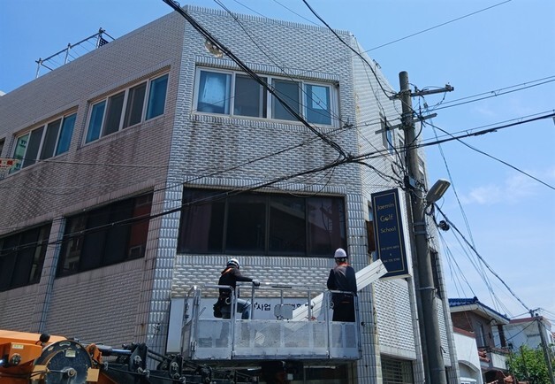 제주시 "주인 없는 노후 간판, 무료로 철거해 드려요"