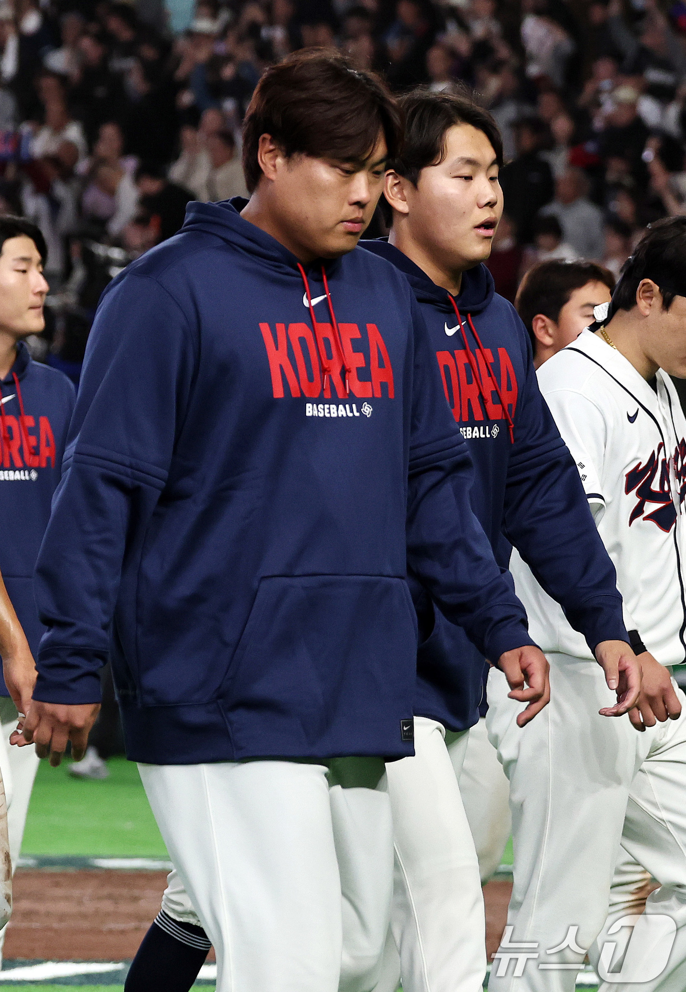 (도쿄=뉴스1) 구윤성 기자 = 8일 일본 도쿄돔에서 열린 2026 WBC 조별리그 C조 3차전 대한민국과 대만의 경기. 연장 10회말 4-5로 패한 한국의 류현진이 아쉬움을 삼키 …