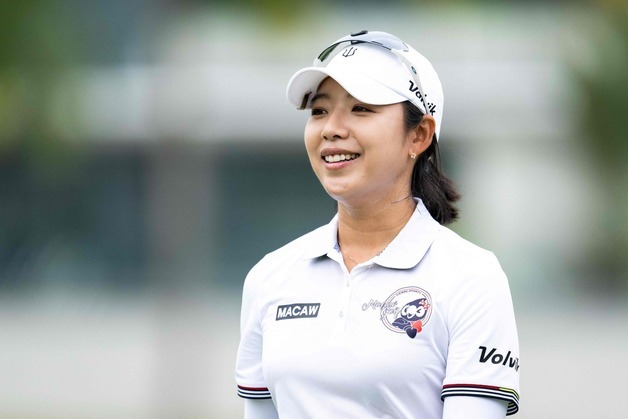 '18번홀 위닝 버디' 이미향, 블루베이 LPGA 우승…8년 8개월 만의 감격