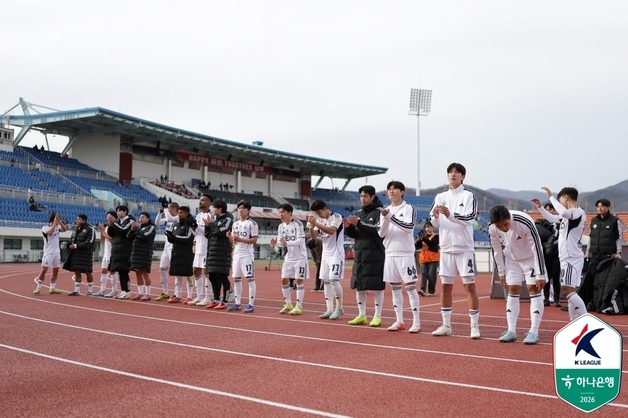 '디펜딩 챔피언' 전북, 개막 2경기 연속 무승…김천과 1-1 무승부(종합)
