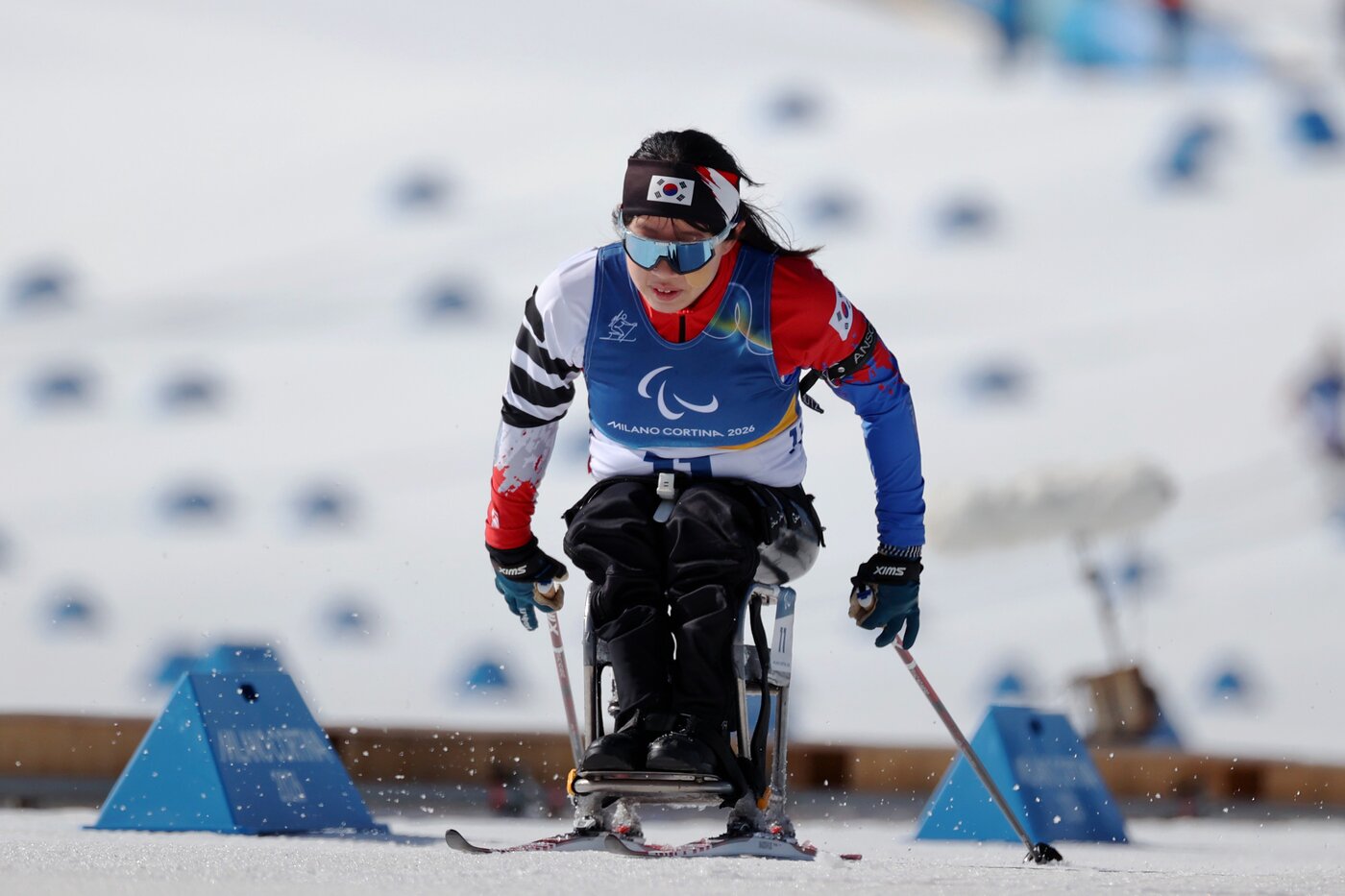 본문 이미지 - 여자 선수 최초로 동계 패럴림픽에서 금메달을 획득한 김윤지. (대한장애인체육회 제공)