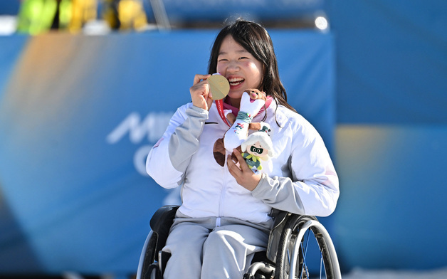 [뉴스1 PICK] 바이애슬론 김윤지, 한국 女 최초 동계 패럴림픽 금메달