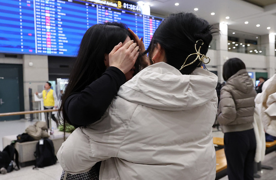 '중동 체류 국민 이송' 정부 첫 전세기 UAE서 도착…200여명 탑승(종합)