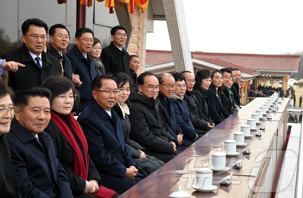 본문 이미지 - (평양 노동신문=뉴스1) = 북한 노동당 기관지 노동신문은 "3·8 국제부녀절 기념 전국 도 대항 승마경기가 수도 평양의 미림승마구락부(클럽)에서 진행됐다＂고 보도했다. [국내에서만 사용가능. 재배포 금지. DB 금지. For Use Only in the Republic of Korea. Redistribution Prohibited] rodongphoto@news1.kr