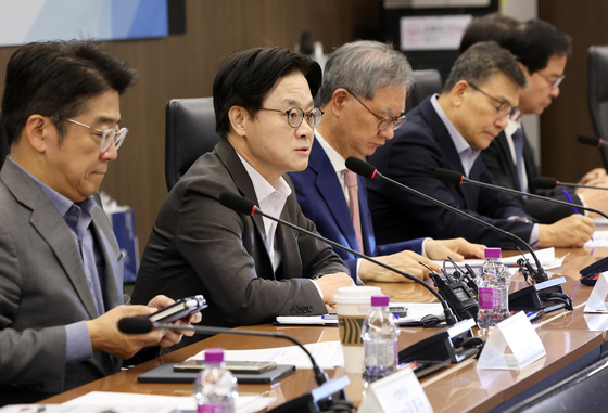 회의 주재하는 김정관 산업부 장관