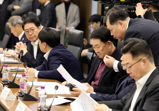 '석유가격 안정화 위해 모였습니다'