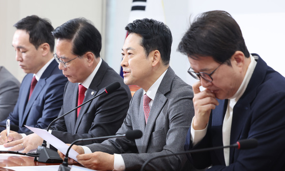 野, '공소취소 거래설' 집중포화…"의혹 사실이라면 대통령 특검해야"