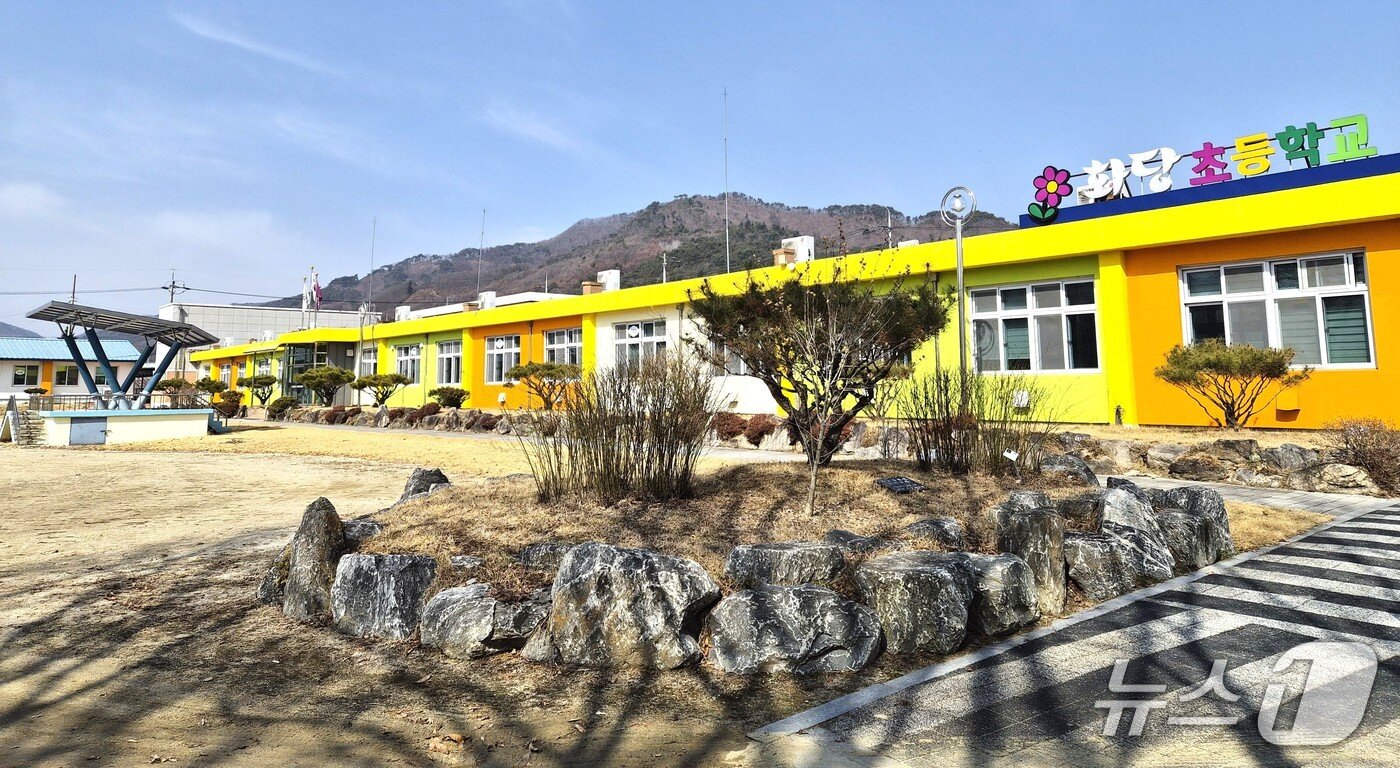 본문 이미지 - 단종이 수행 인원의 대열 정비와 간단하게 휴식을 취한 곳으로 전해지는 충북 제천시 백운면 화당리 화당초등학교.2026.3.9/뉴스1 손도언 기자 