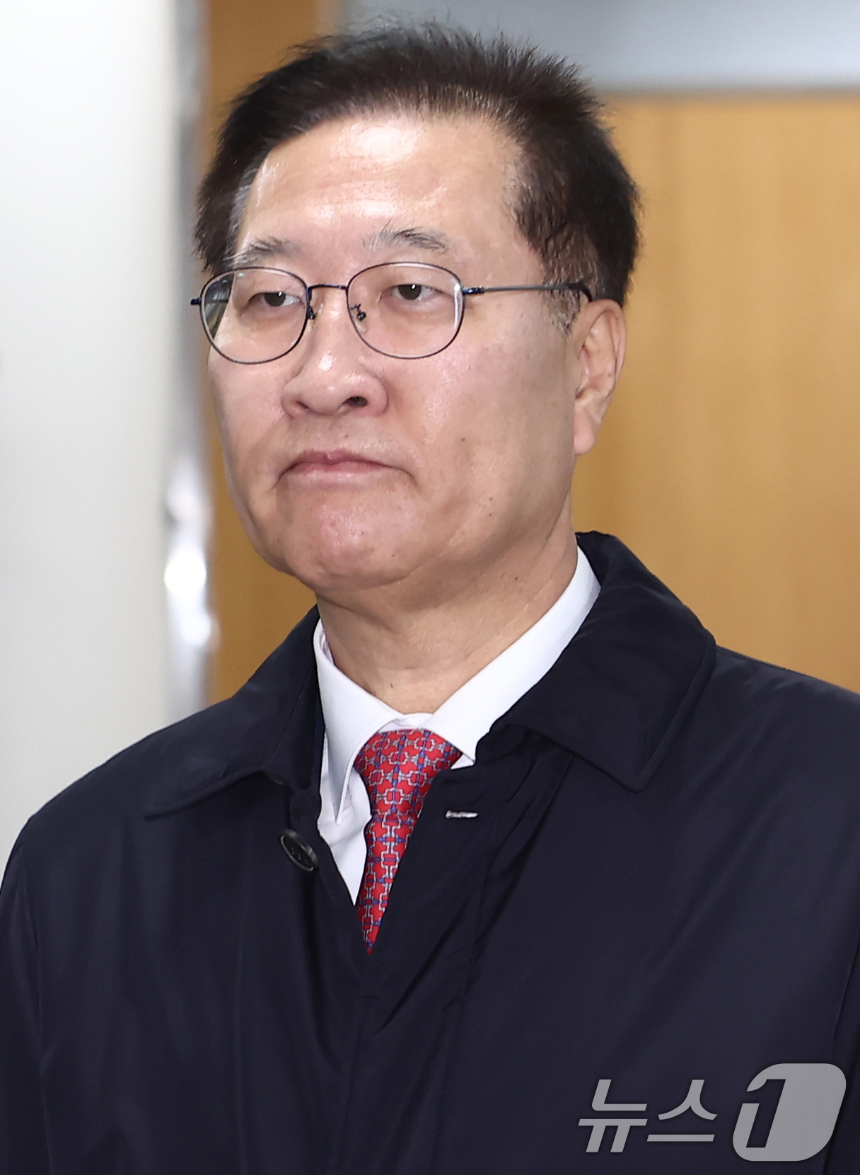 (서울=뉴스1) 김민지 기자 = 박성재 전 법무부 장관이 9일 오전 서울 서초구 서울중앙지방법원에서 열린 내란가담 및 김건희 수사무마 1심 속행 공판에 출석하고 있다. 2026.3 …