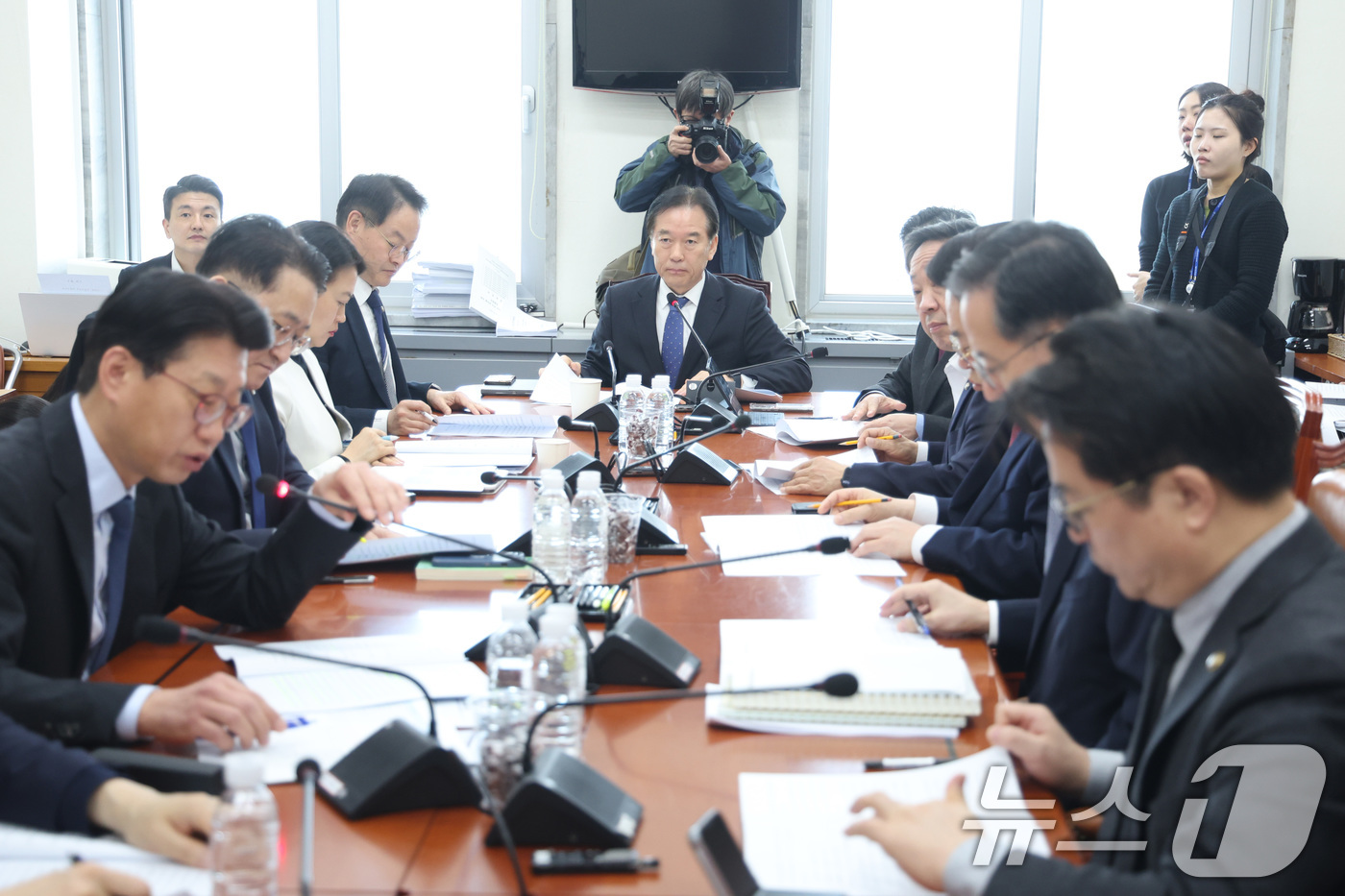 (서울=뉴스1) 신웅수 기자 = 정태호 소위원장이 9일 서울 여의도 국회에서 열린 대미투자특별법 처리를 위한 특별위원회 법안심사소위원회에서 의사진행을 하고 있다. 2026.3.9/ …