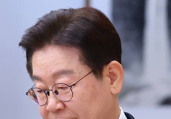 중동상황 관련 비상경제점검회의 참석하는 이재명 대통령