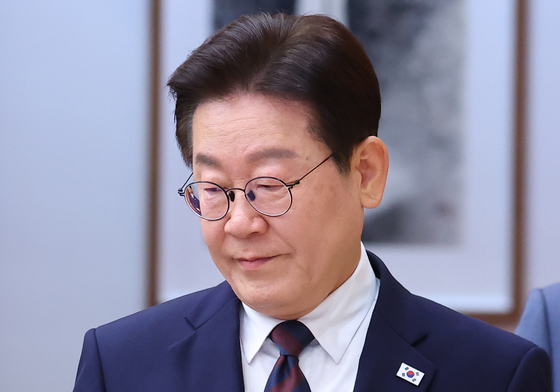 중동상황 관련 비상경제점검회의 참석하는 이재명 대통령