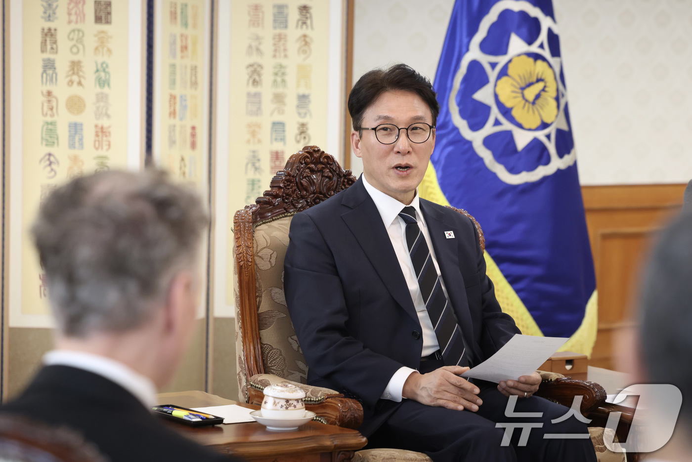 (서울=뉴스1) 임세영 기자 = 김민석 국무총리가 9일 서울 종로구 정부서울청사에서 패트릭 존슨 일라이릴리앤컴퍼니 인터내셔널사업 총괄 대표 등 관계자를 접견하고 있다. (총리실 제 …