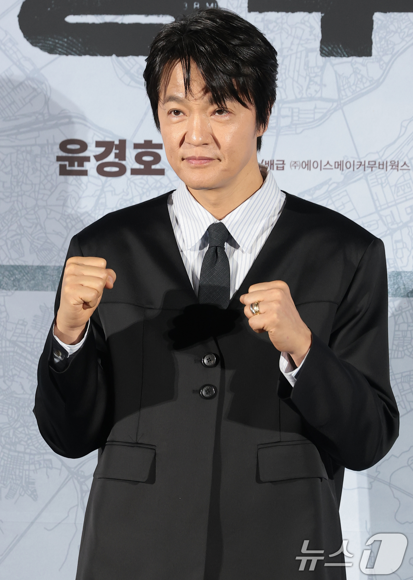 (서울=뉴스1) 권현진 기자 = 배우 조한철이 9일 서울 용산구 CGV 용산아이파크몰에서 열린 영화 ‘끝장수사’(각본/감독 박철환) 제작보고회에 참석해 포즈를 취하고 있다.‘끝장수 …