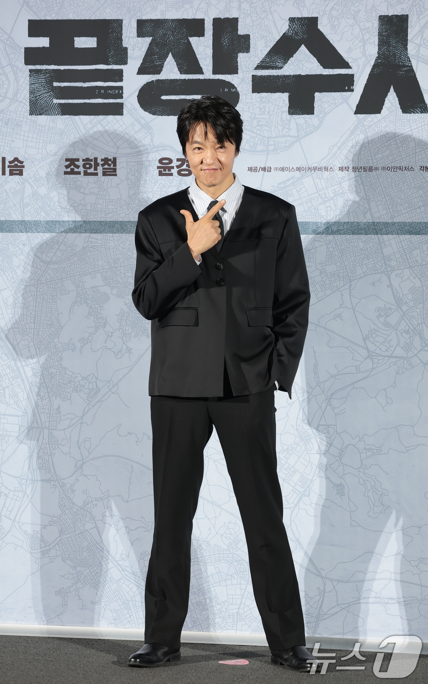 (서울=뉴스1) 권현진 기자 = 배우 조한철이 9일 서울 용산구 CGV 용산아이파크몰에서 열린 영화 ‘끝장수사’(각본/감독 박철환) 제작보고회에 참석해 포즈를 취하고 있다.‘끝장수 …