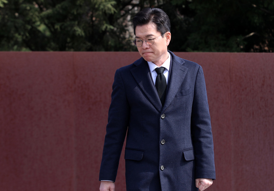 노무현 전 대통령 묘역 참배하는 정원오 서울시장 예비후보