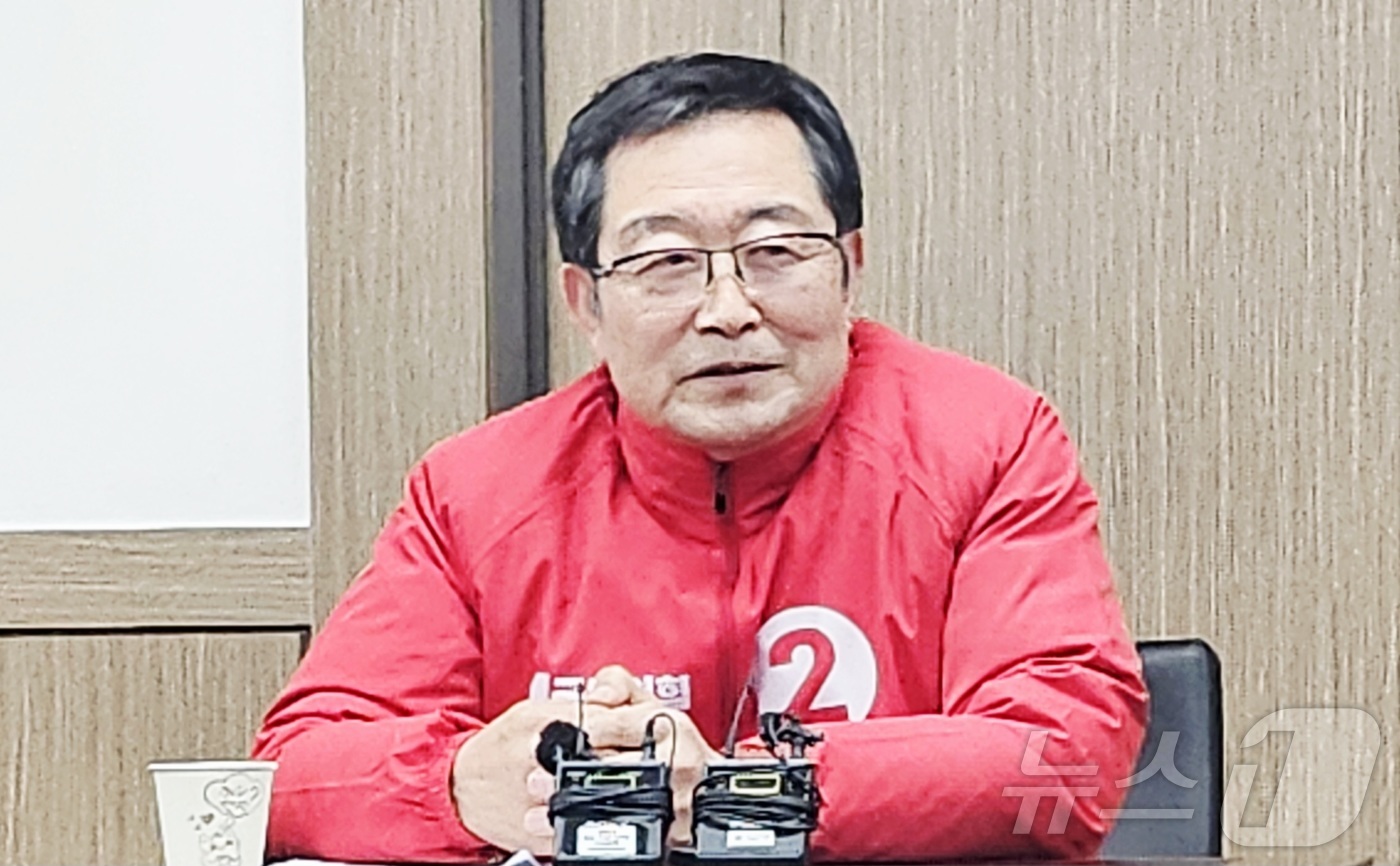 (대구=뉴스1) 남승렬 기자 = 백승주 전 국방부 차관(65)이 9일 대구 수성구 국민의힘 경북도당에서 기자회견을 열고 경북도지사 출마 선언을 하고 있다. 2026.3.9/뉴스1