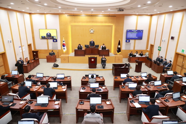 '상임위 회의까지 실시간으로'…충주시의회, 유튜브 생중계