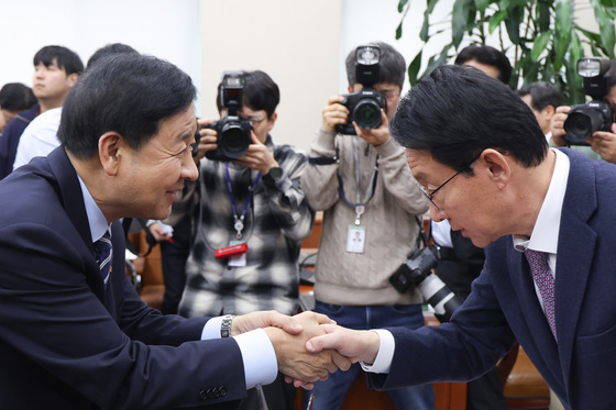 손잡은 김상훈·구윤철