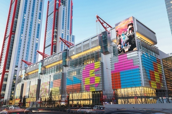 탈의실부터 의류·음료 마케팅…1000만 러닝족 겨냥하는 유통가