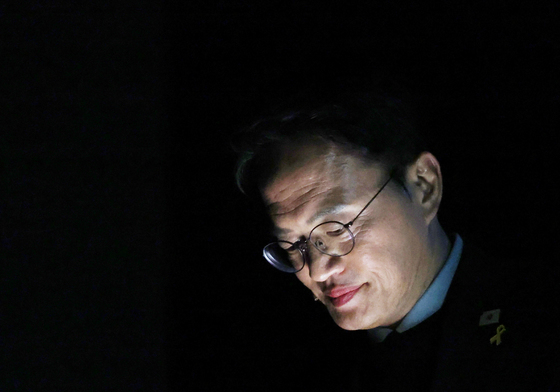 생각에 잠긴 박주민 의원