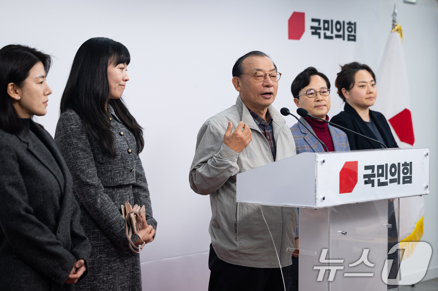 (서울=뉴스1) 유승관 기자 = 이정현 국민의힘 공천관리위원장이 9일 서울 여의도 중앙당사에서 열린 기자간담회에서 모두 발언을 하고 있다. 2026.3.9/뉴스1