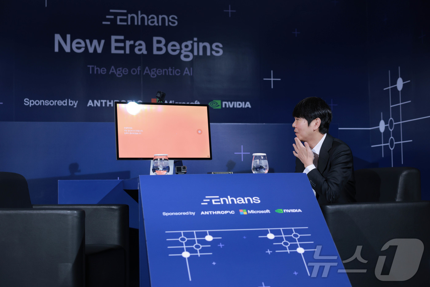 (서울=뉴스1) 박정호 기자 = 바둑기사 이세돌 9단이 9일 오후 서울 종로구 포시즌스호텔에서 AI 스타트업 인핸스가 주최한 '에이전틱 AI 상용화 글로벌 캠페인'에 참석해 인핸스 …