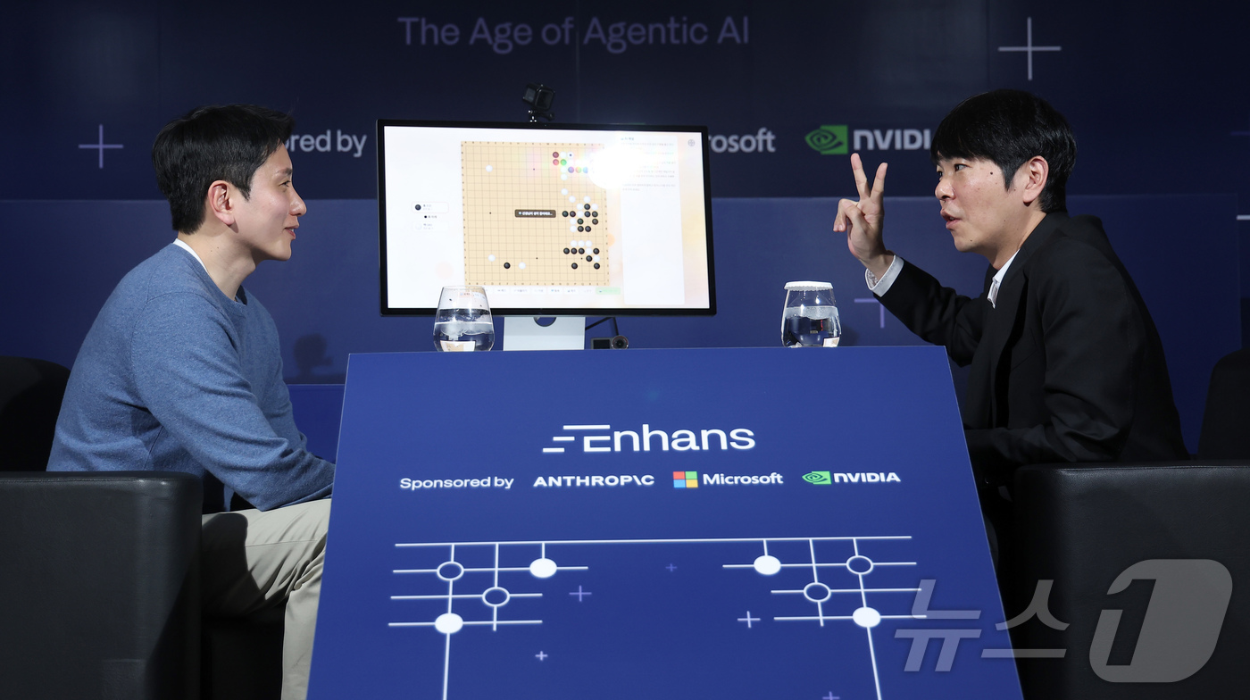 (서울=뉴스1) 박정호 기자 = 바둑기사 이세돌 9단이 9일 서울 종로구 포시즌스호텔에서 AI 스타트업 인핸스가 주최한 '에이전틱 AI 상용화 글로벌 캠페인'에 참석해 에이전틱 A …