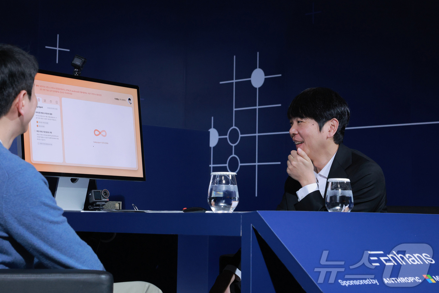 (서울=뉴스1) 박정호 기자 = 바둑기사 이세돌 9단이 9일 오후 서울 종로구 포시즌스호텔에서 AI 스타트업 인핸스가 주최한 '에이전틱 AI 상용화 글로벌 캠페인'에 참석해 인핸스 …