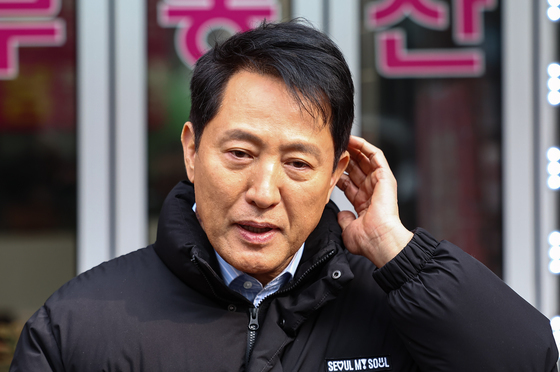 머리 정리하는 오세훈 시장