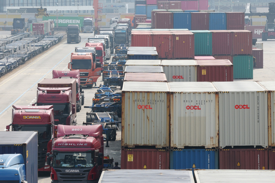 전쟁 여파로 기름값 급등