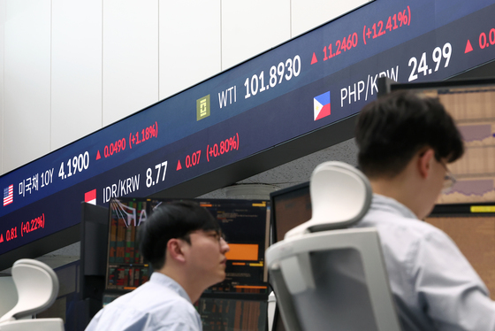 치솟는 국제 유가…WTI 배럴당 100달러 돌파