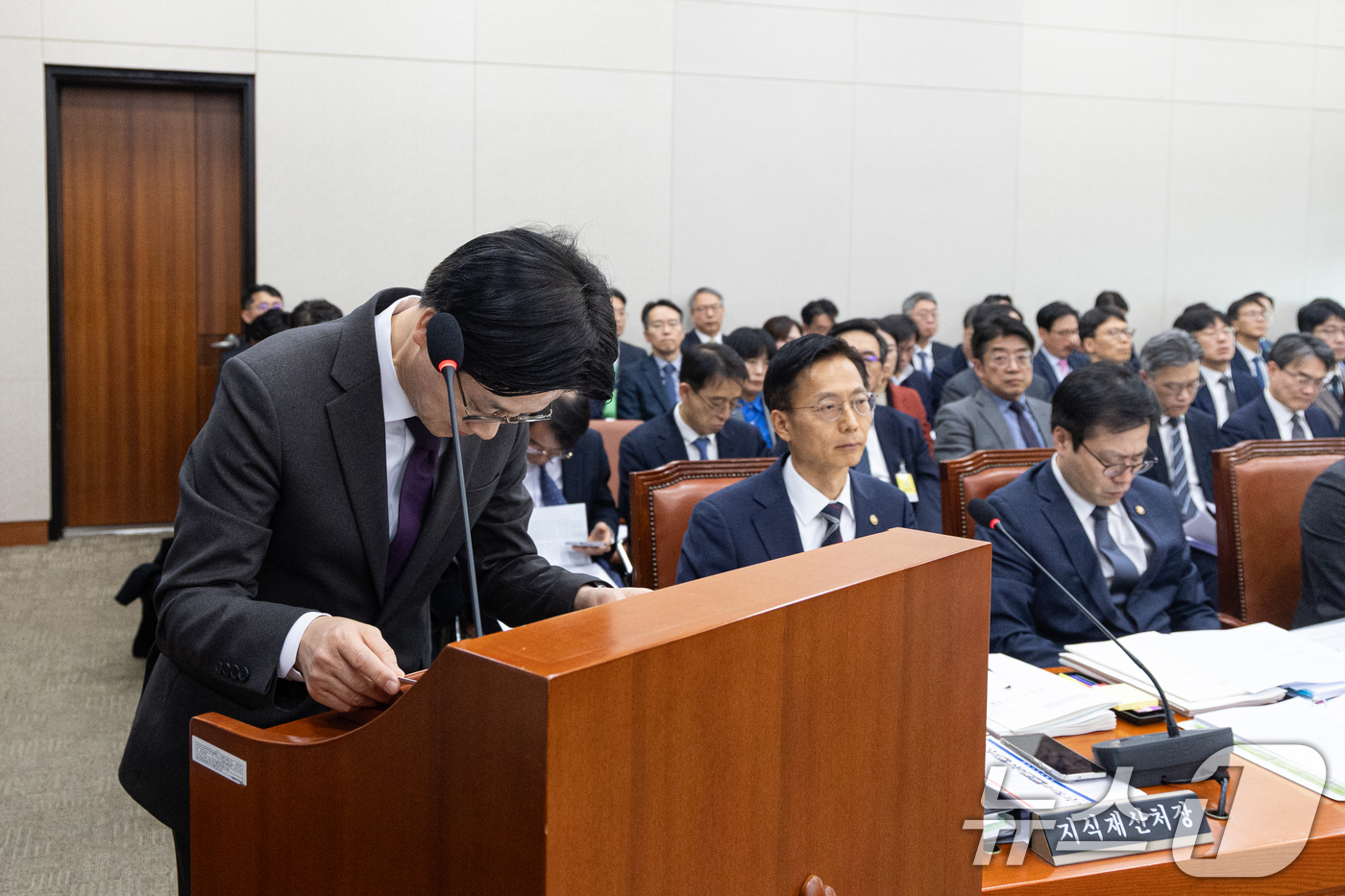 (서울=뉴스1) 이승배 기자 = 9일 서울 여의도 국회에서 열린 제433회국회(임시회) 산업통상자원중소벤처기업위원회 제1차전체회의에서 김정관 산업통상부 장관이 법안 제안 설명을 마 …