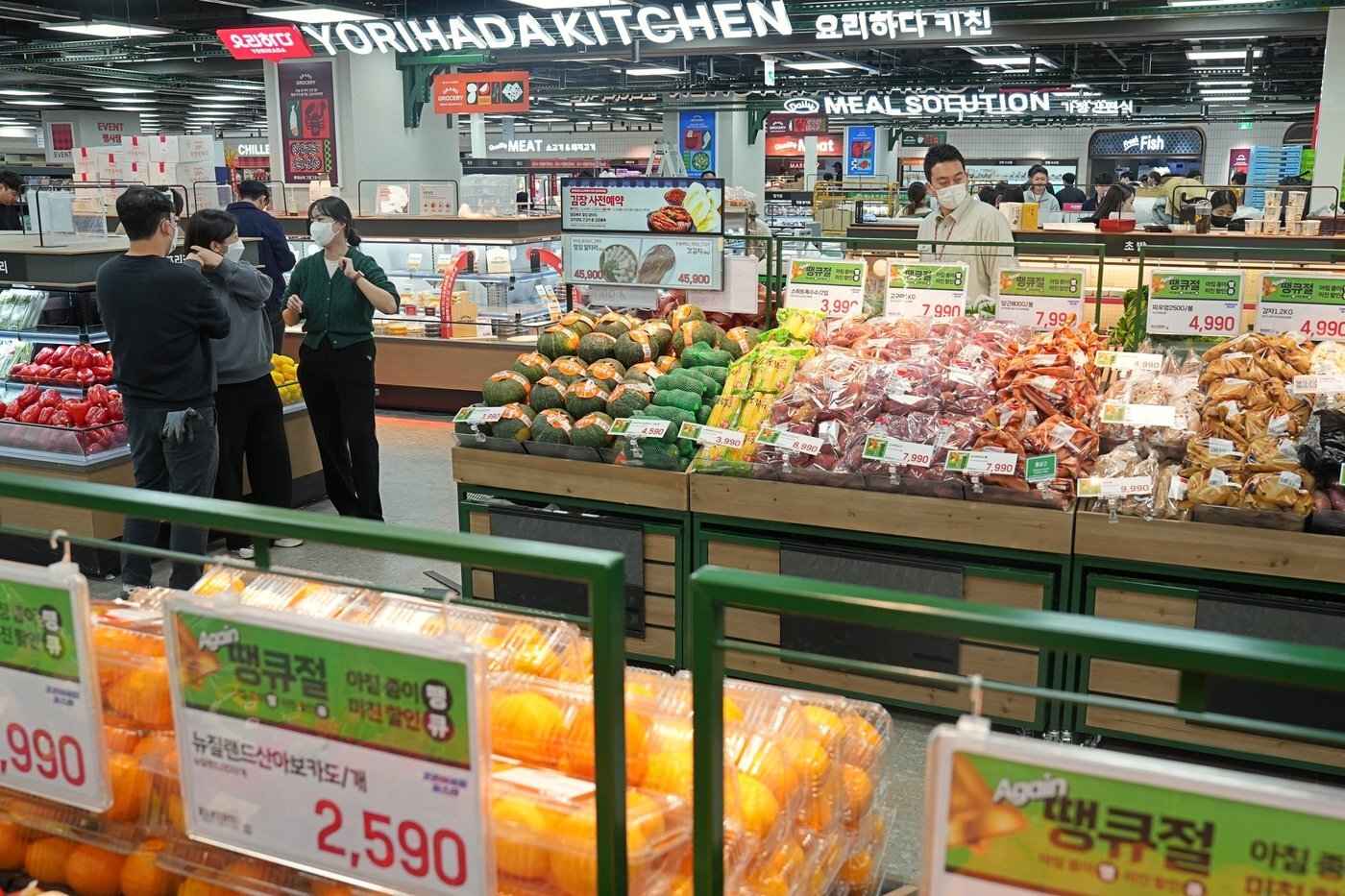 본문 이미지 - 롯데슈퍼 그랑그로서리 도곡점 매장 전경(롯데슈퍼 제공).