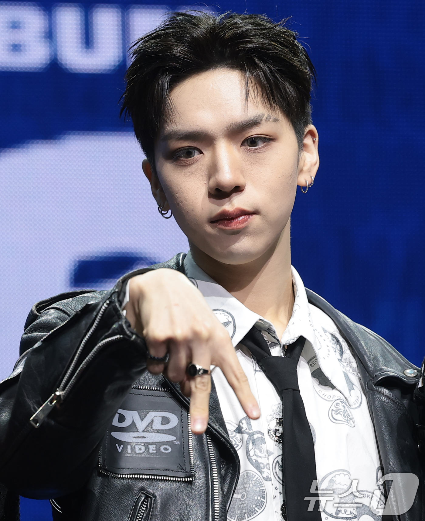 (서울=뉴스1) 권현진 기자 = 그룹 누에라(NouerA) 현준이 9일 서울 광진구 예스24라이브홀에서 가진 세 번째 미니 앨범  'POP IT LIKE(팝 잇 라이크)‘ 발매 쇼 …