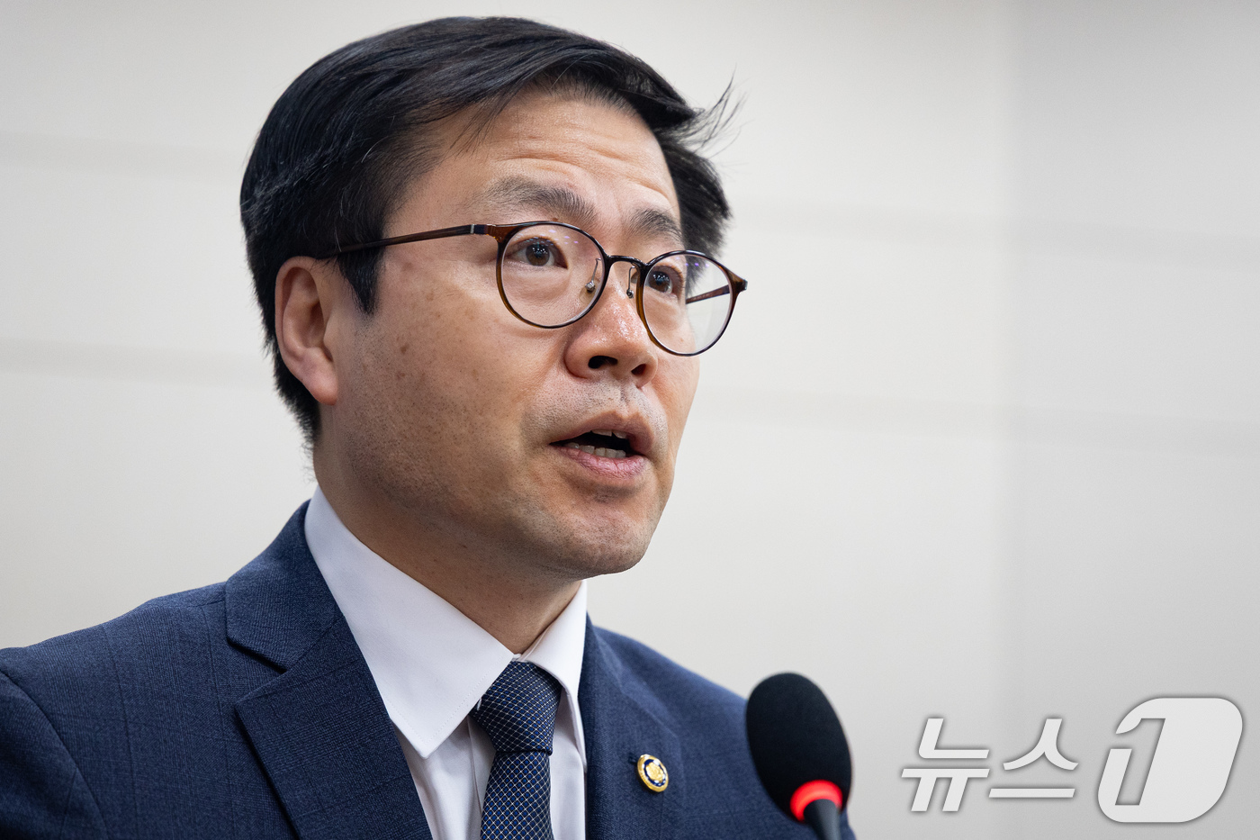 (서울=뉴스1) 유승관 기자 = 여한구 산업통상부 통상교섭본부장이 9일 서울 여의도 국회에서 열린 제433회 국회(임시회) 산업통상자원중소벤처기업위원회 제1차 전체회의에서 인사말 …