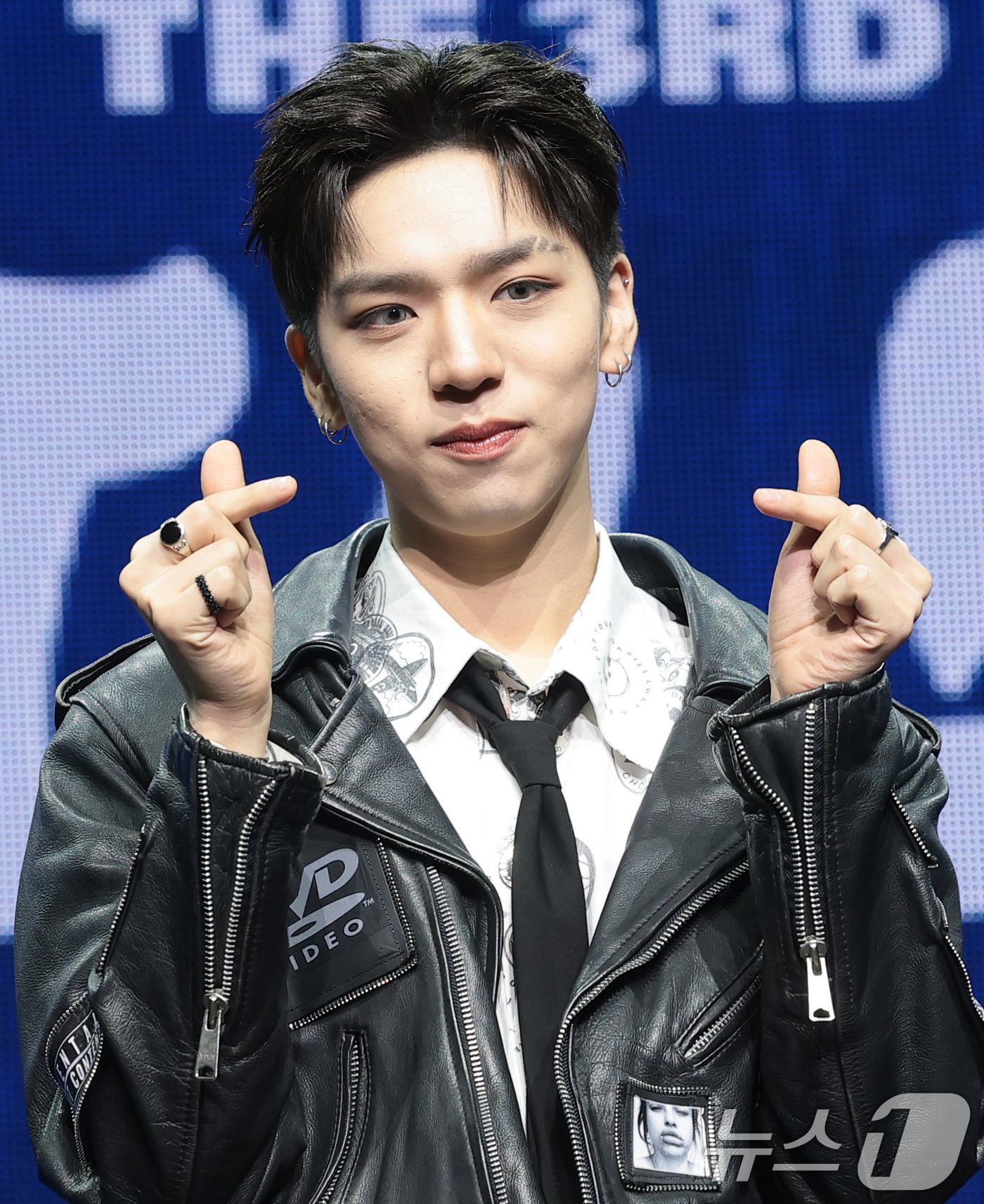 (서울=뉴스1) 권현진 기자 = 그룹 누에라(NouerA) 현준이 9일 서울 광진구 예스24라이브홀에서 가진 세 번째 미니 앨범  'POP IT LIKE(팝 잇 라이크)‘ 발매 쇼 …