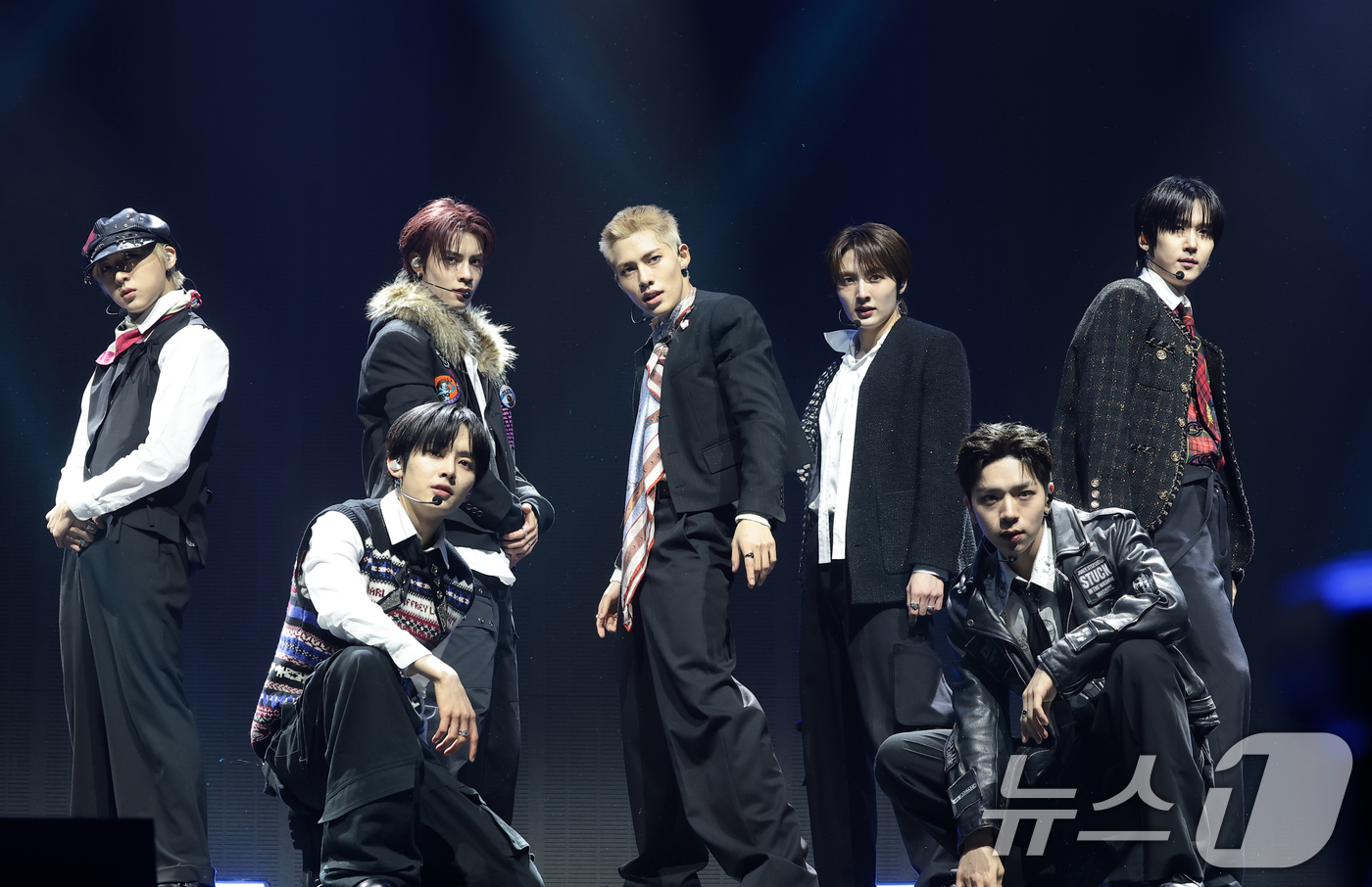 (서울=뉴스1) 권현진 기자 = 그룹 누에라(NouerA) 판(왼쪽부터)과 미라쿠, 린, 유섭, 기현, 현준, 준표가 9일 서울 광진구 예스24라이브홀에서 가진 세 번째 미니 앨범 …