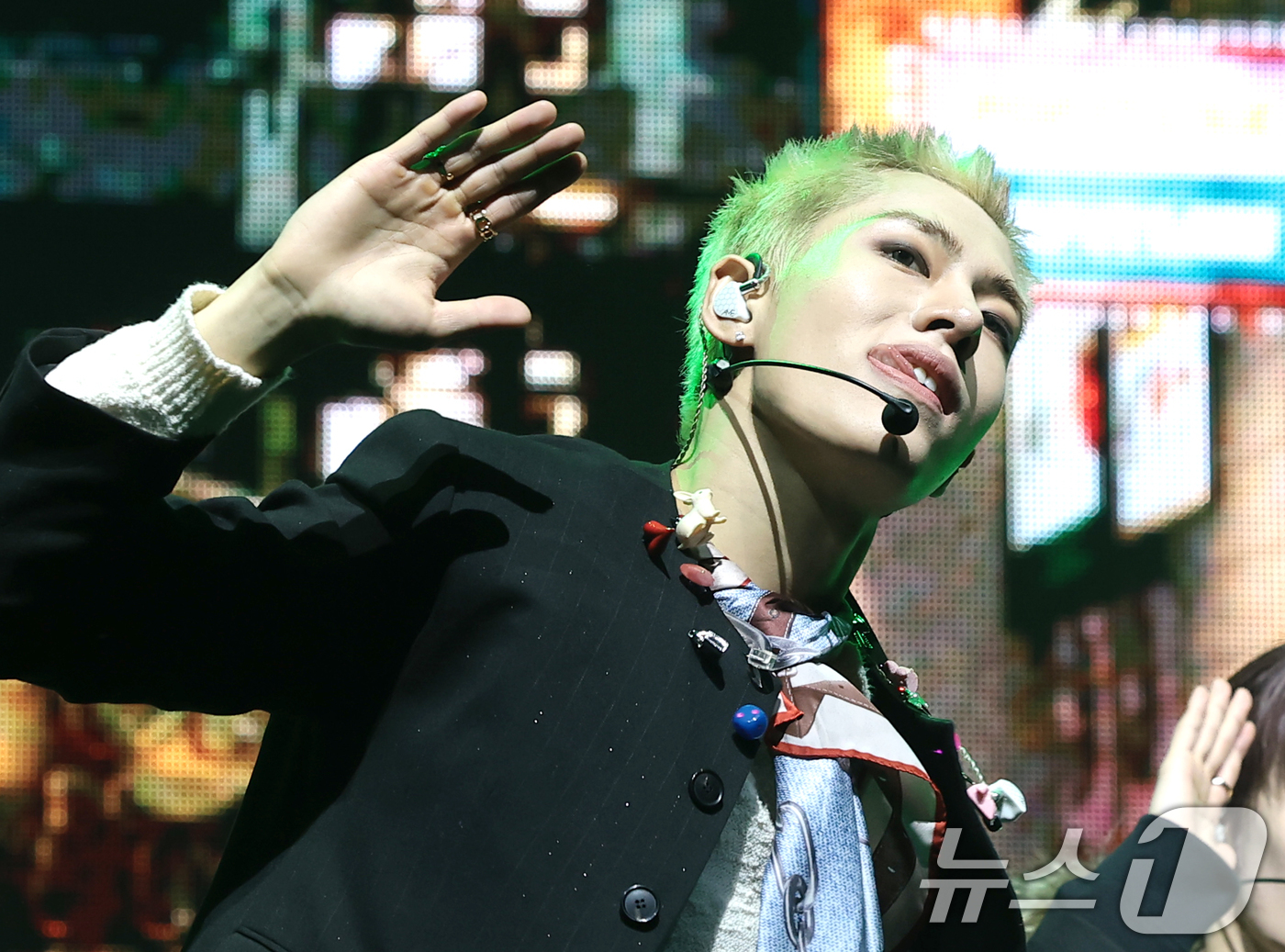 (서울=뉴스1) 권현진 기자 = 그룹 누에라(NouerA) 유섭이 9일 서울 광진구 예스24라이브홀에서 가진 세 번째 미니 앨범  'POP IT LIKE(팝 잇 라이크)‘ 발매 쇼 …