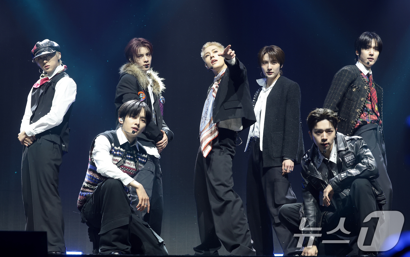 (서울=뉴스1) 권현진 기자 = 그룹 누에라(NouerA) 판(왼쪽부터)과 미라쿠, 린, 유섭, 기현, 현준, 준표가 9일 서울 광진구 예스24라이브홀에서 가진 세 번째 미니 앨범 …