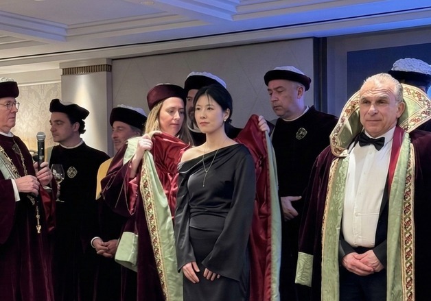 이마트 고아라 와인 바이어, 프랑스 '꼬망드리' 작위 수여