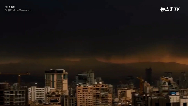 [영상] 테헤란 뒤덮은 검은 구름…이스라엘 공습에 연료시설 30곳 불길