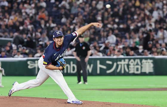 '호주전 선발' 역투하는 손주영