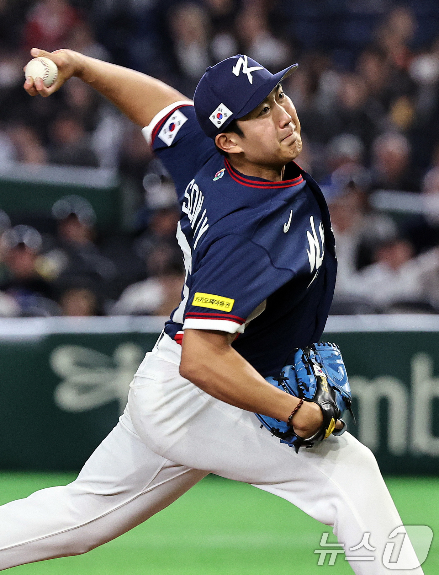 (도쿄=뉴스1) 구윤성 기자 = 9일 일본 도쿄돔에서 열린 2026 월드베이스볼클래식 조별리그 C조 대한민국과 호주의 경기. 대한민국 선발투수 손주영이 역투하고 있다.  2026. …